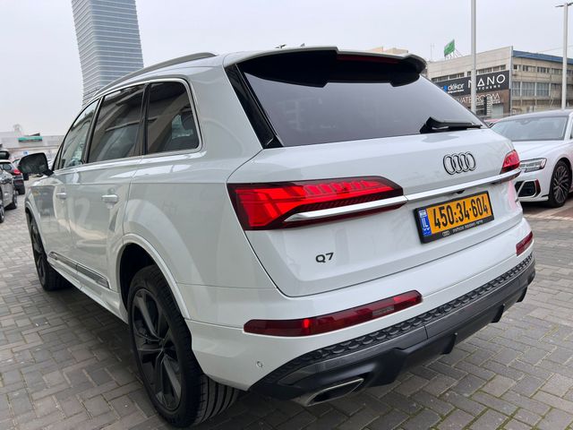 אאודי Q7