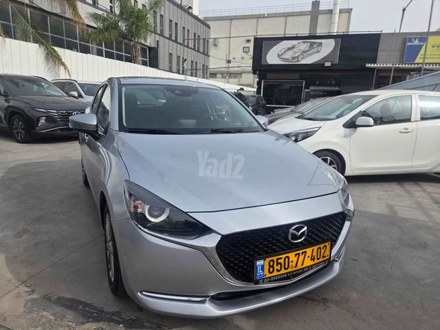 מודעת רכב מאזדה 2