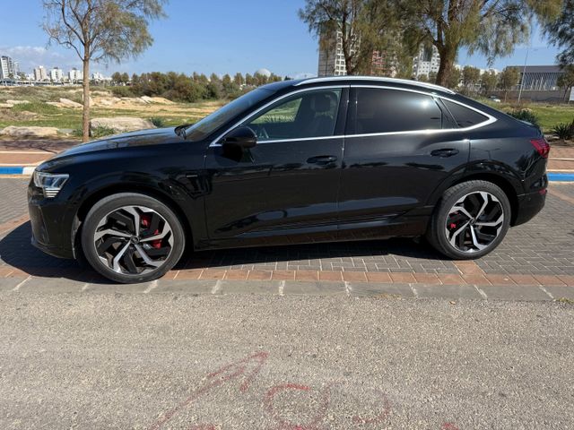 אאודי Q8 e-tron