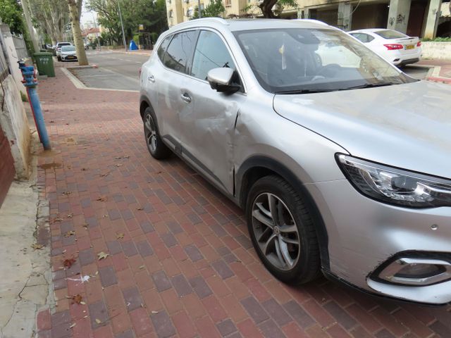 אם ג'י EHS PHEV