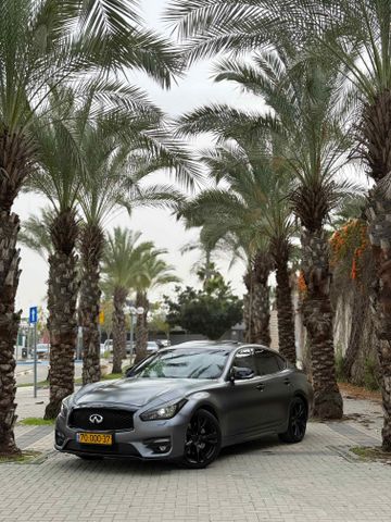 אינפיניטי Q70