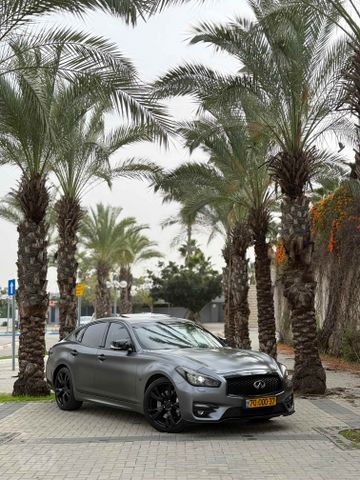 אינפיניטי Q70