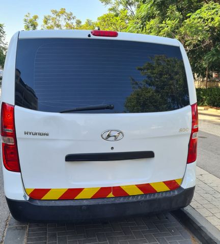יונדאי H-1 / i800
