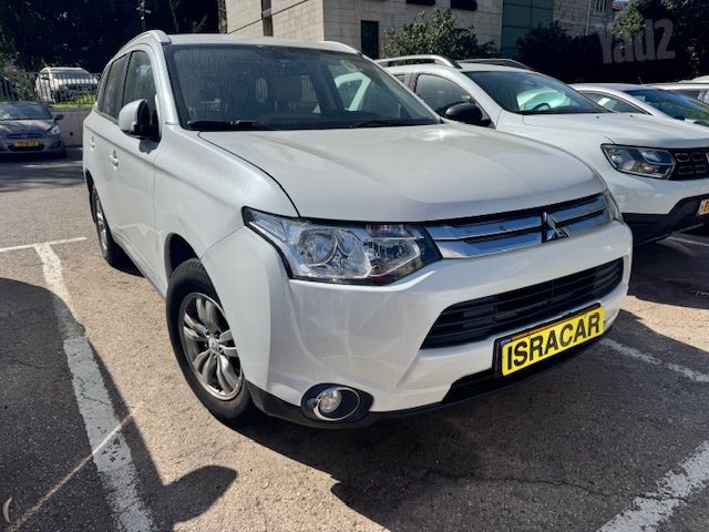 מיצובישי אאוטלנדר