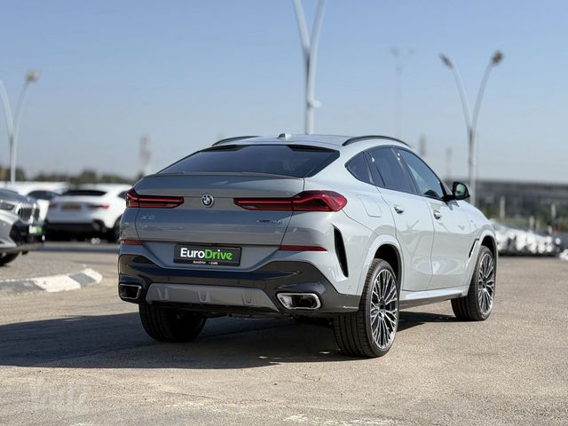 ב מ וו X6