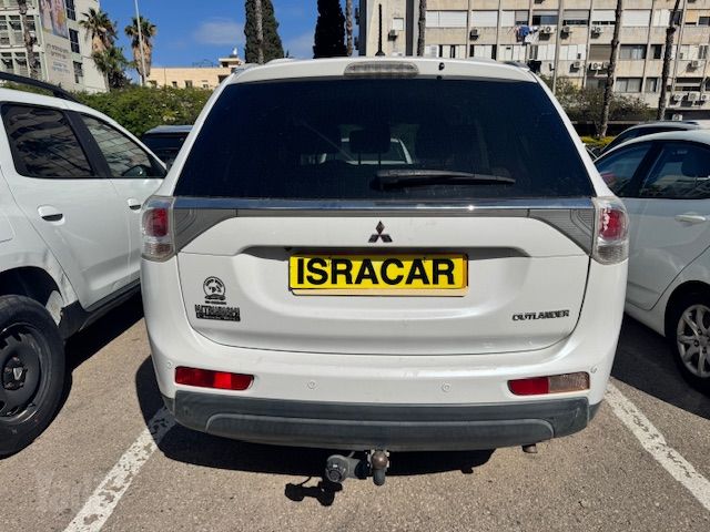 מיצובישי אאוטלנדר