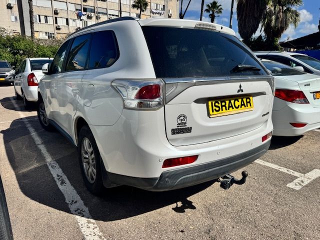 מיצובישי אאוטלנדר