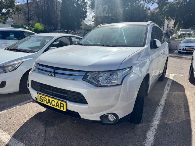 מיצובישי אאוטלנדר