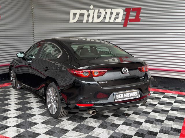 מאזדה 3