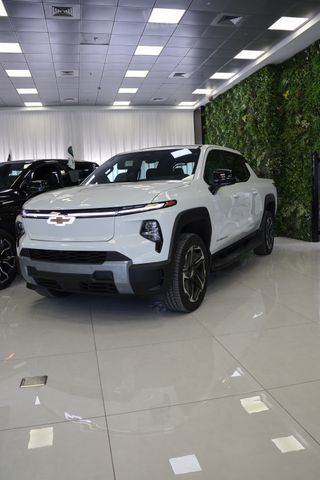 מודעת רכב שברולט סילברדו EV