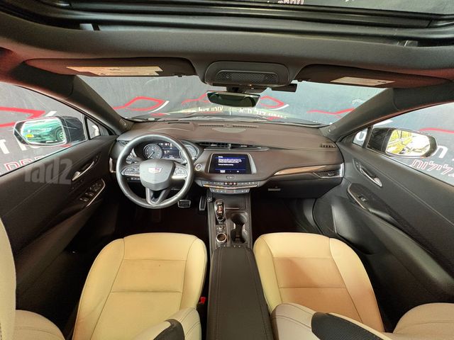קאדילק XT4