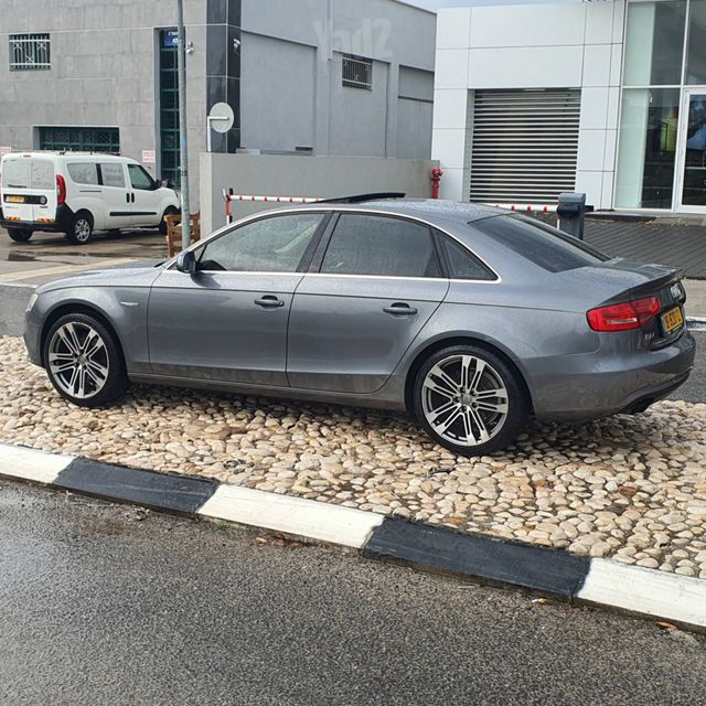 אאודי A4