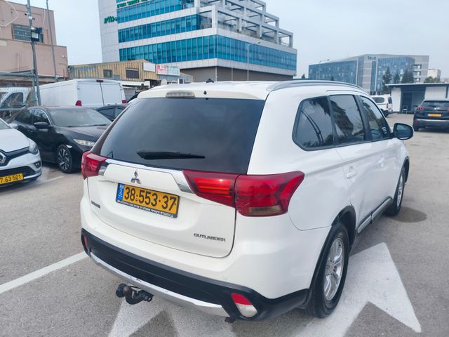 מיצובישי אאוטלנדר
