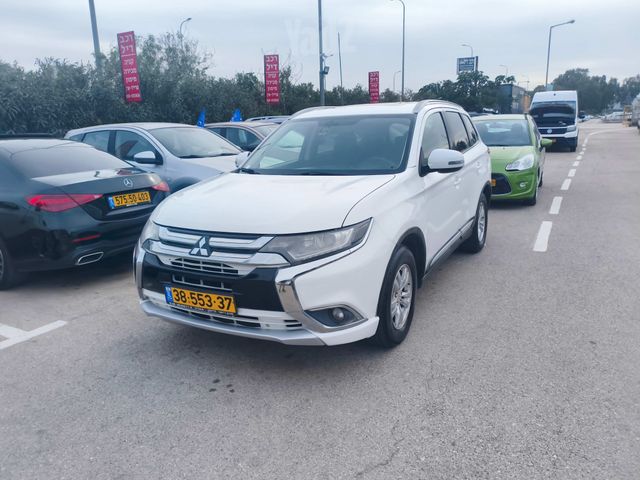 מיצובישי אאוטלנדר