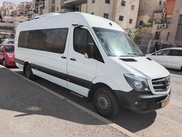 מודעת רכב מרצדס-בנץ ספרינטר