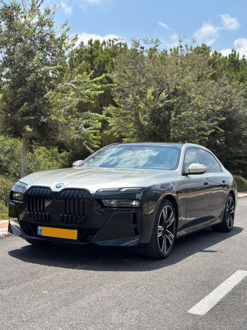 מודעת רכב ב מ וו סדרה 7