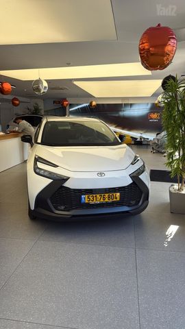 מודעת רכב טויוטה C-HR