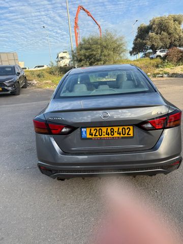 ניסאן אלטימה