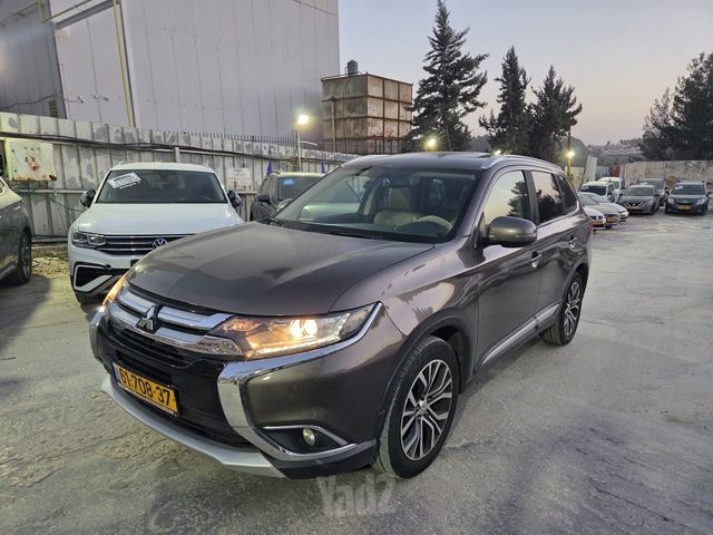 מיצובישי אאוטלנדר