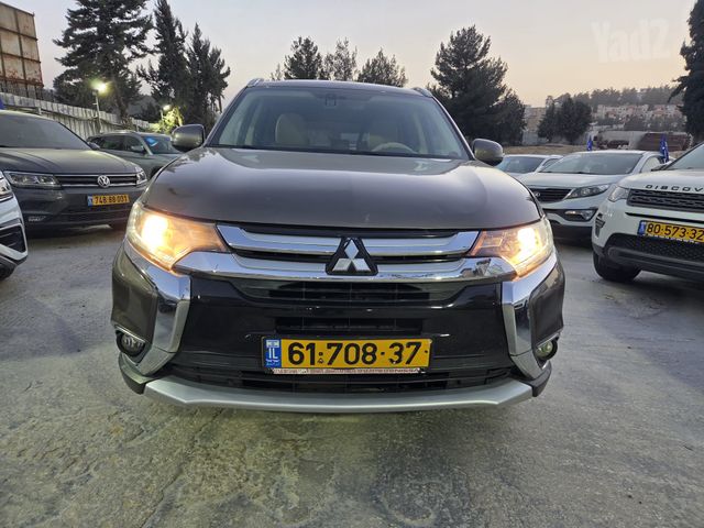 מיצובישי אאוטלנדר