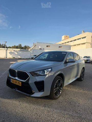 ב מ וו X2