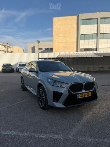ב מ וו X2