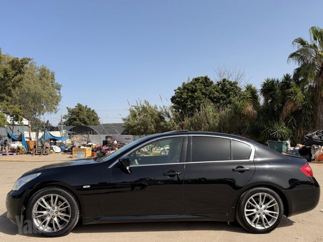 אינפיניטי G37