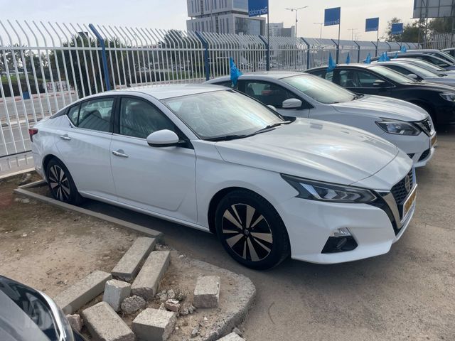 ניסאן אלטימה