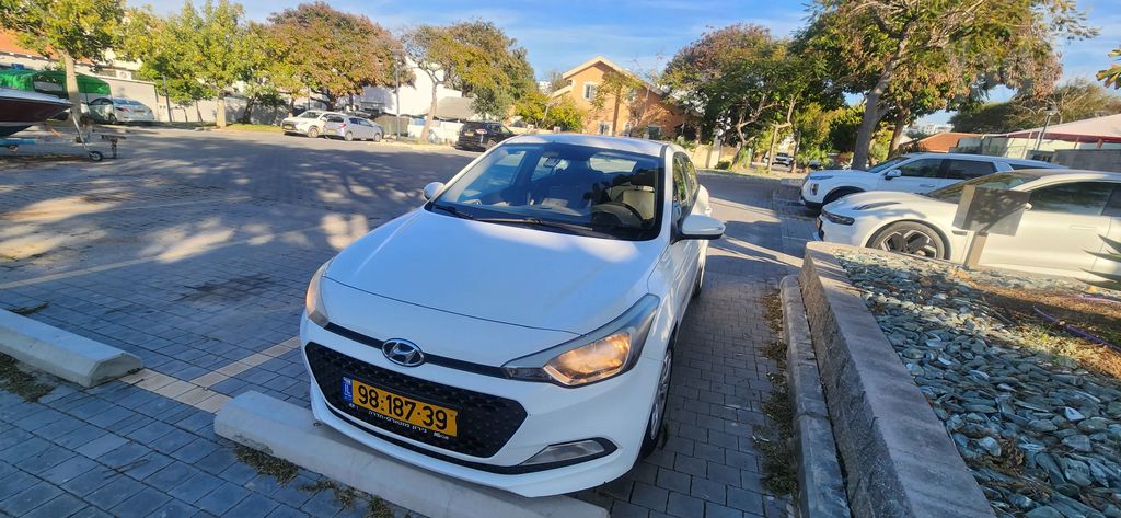 מודעת רכב יונדאי i20