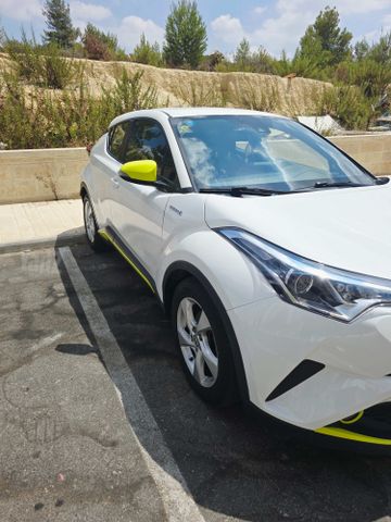 מודעת רכב טויוטה C-HR
