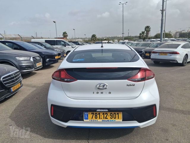 יונדאי איוניק