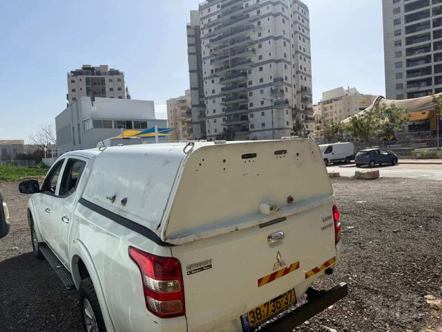 מיצובישי טרייטון / L200