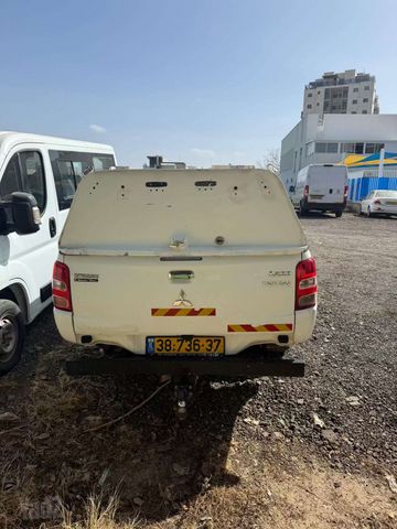 מיצובישי טרייטון / L200