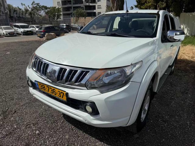 מיצובישי טרייטון / L200