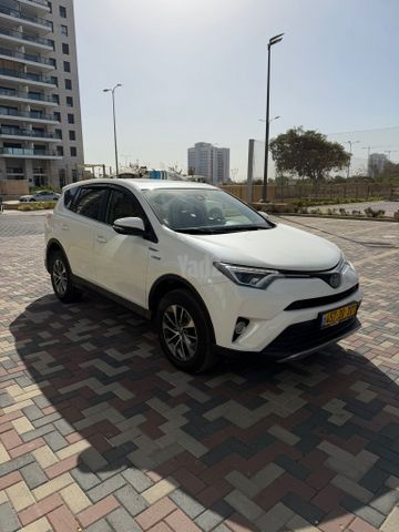 מודעת רכב טויוטה RAV4