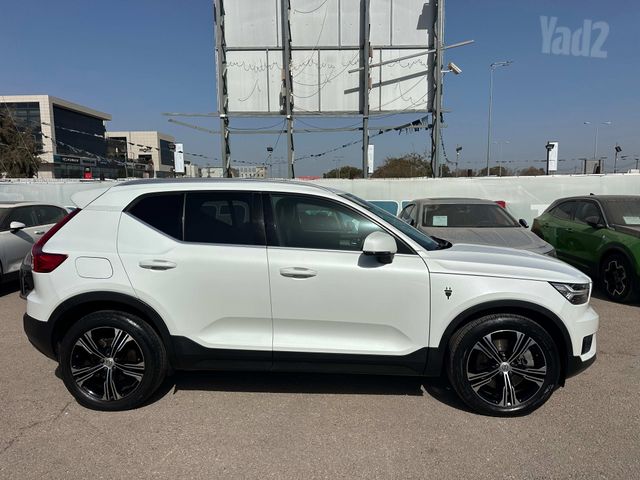 וולוו XC40