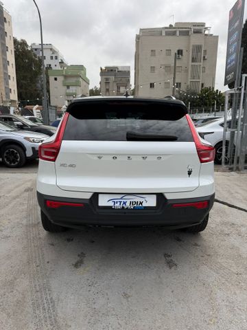 וולוו XC40