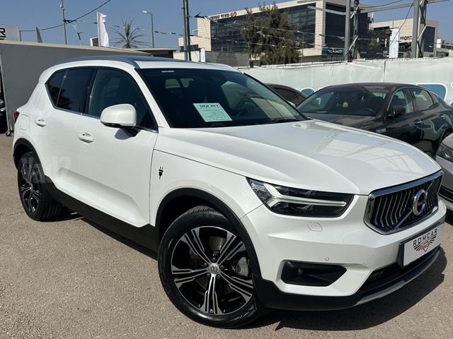 מודעת רכב וולוו XC40
