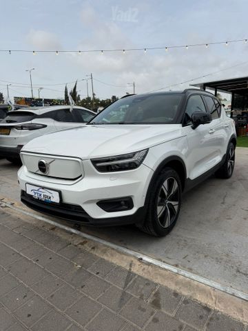 מודעת רכב וולוו XC40