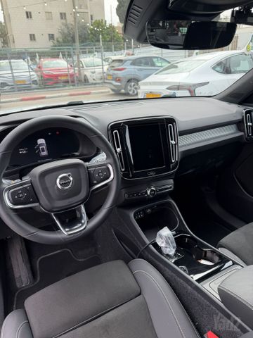 וולוו XC40