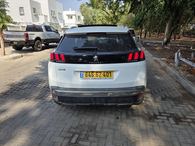 פיג'ו 3008