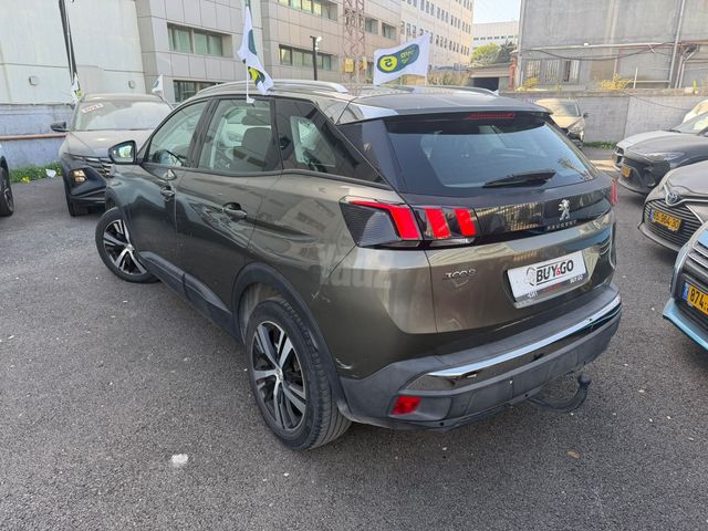 פיג'ו 3008