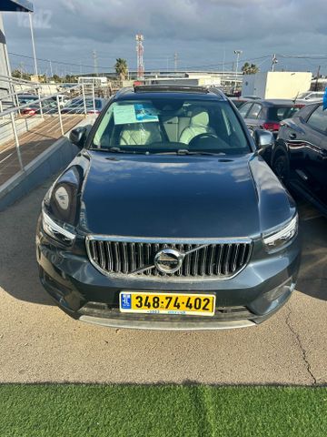 מודעת רכב וולוו XC40 1