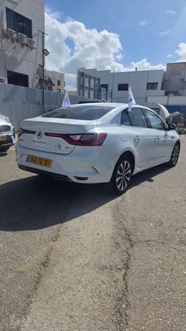רנו מגאן