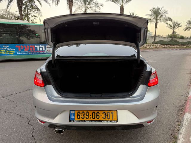 רנו מגאן