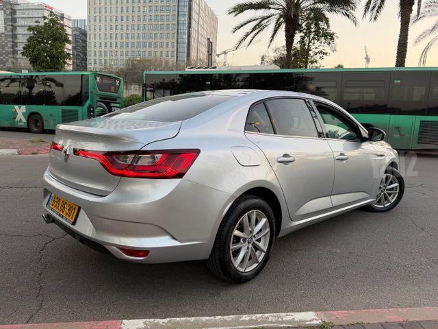 רנו מגאן