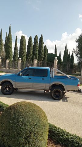 מיצובישי טרייטון / L200