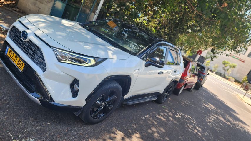מודעת רכב טויוטה RAV4