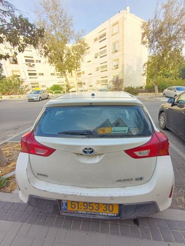 מודעת רכב טויוטה אוריס