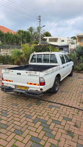 מיצובישי טרייטון / L200